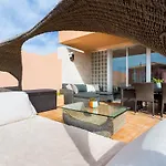Modern House With Private Swimming Pool
